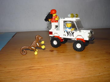 6672 Safari Off-Road Vehicle