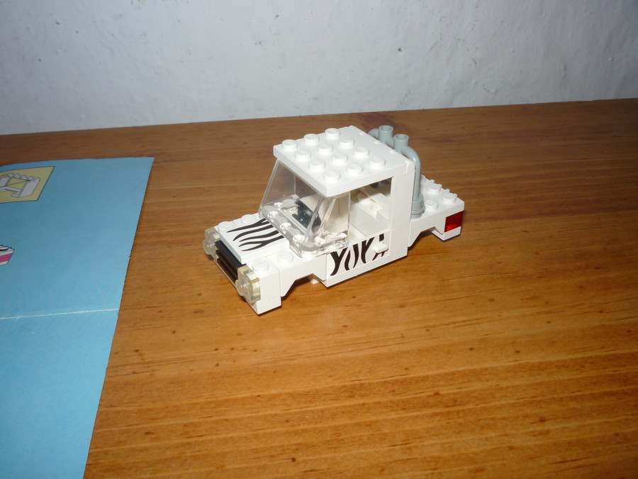 6672 Safari Off-Road Vehicle