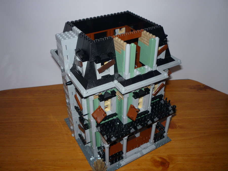 10228 Haunted House