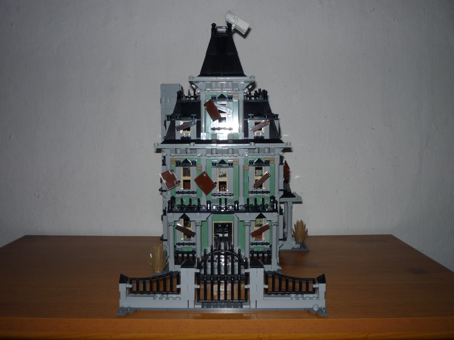 10228 Haunted House