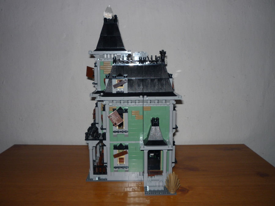 10228 Haunted House