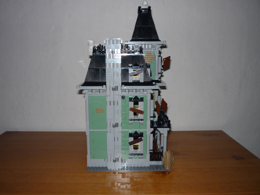 10228 Haunted House