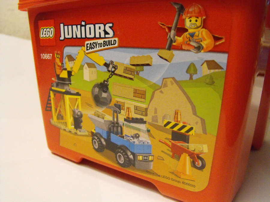 Juniors: Épületbontás