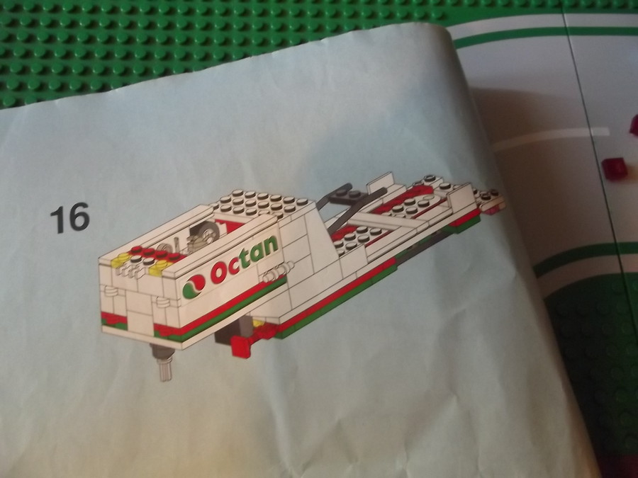 Versenyautó szállító