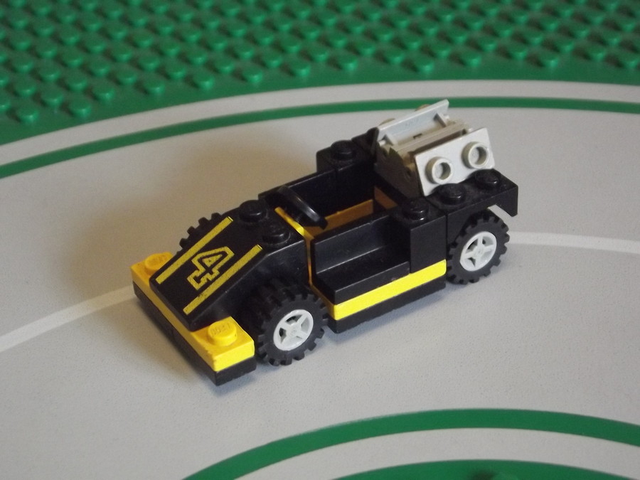 Mini modellek 4-es rajtszámmal-1