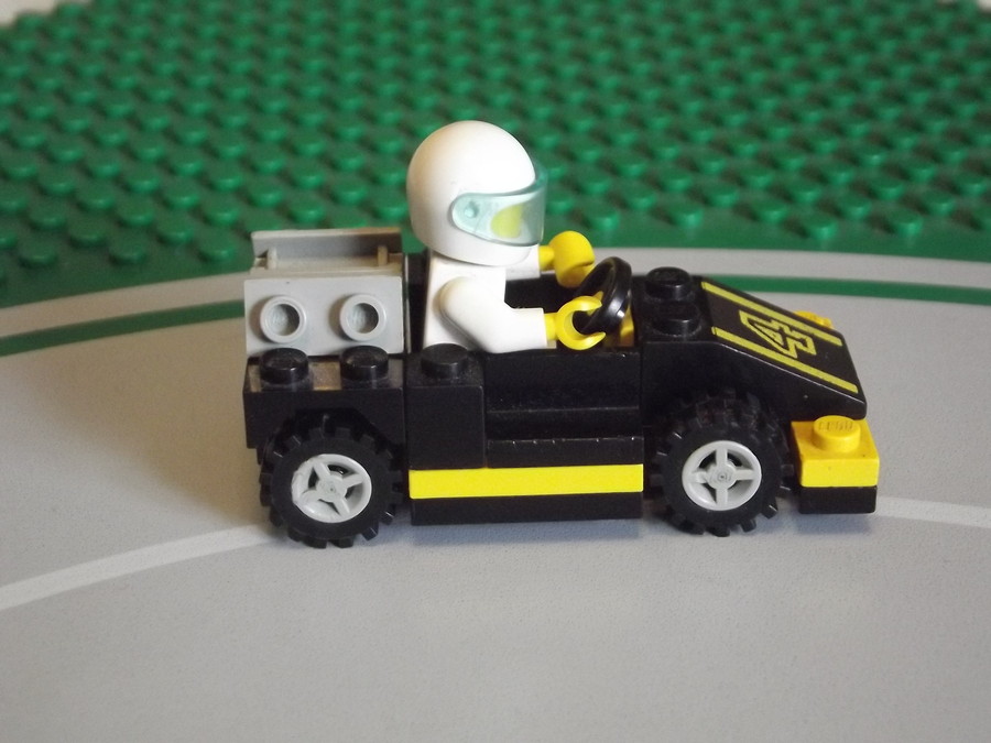 Mini modellek 4-es rajtszámmal-2