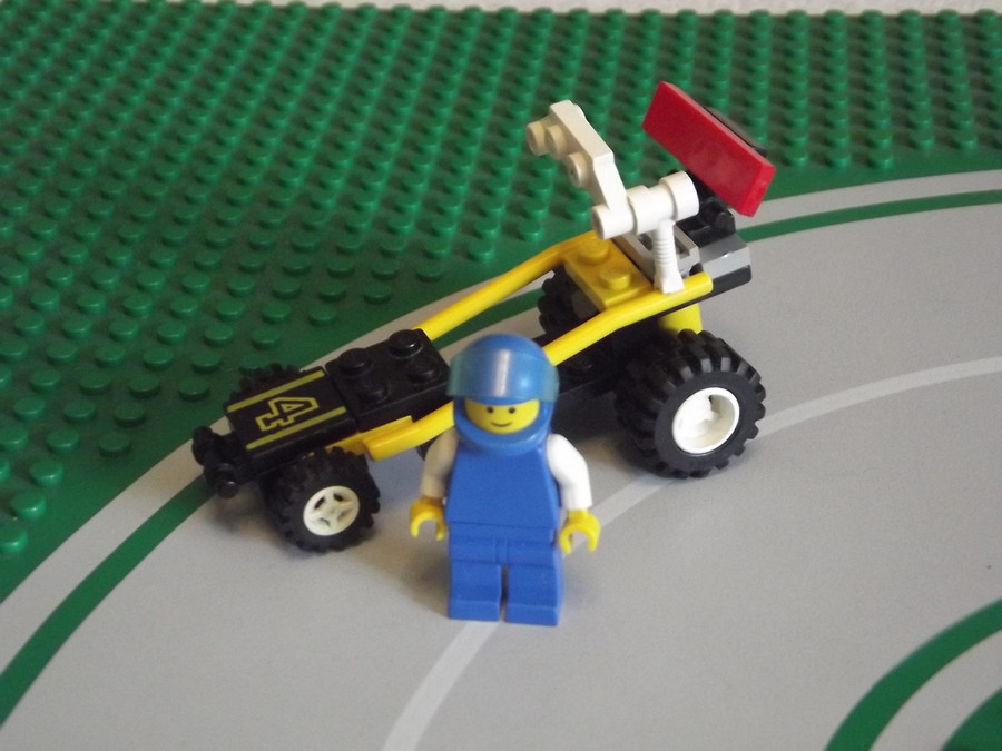 Mini modellek 4-es rajtszámmal-5
