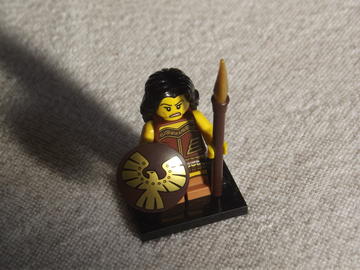 Harcos nő minifigura