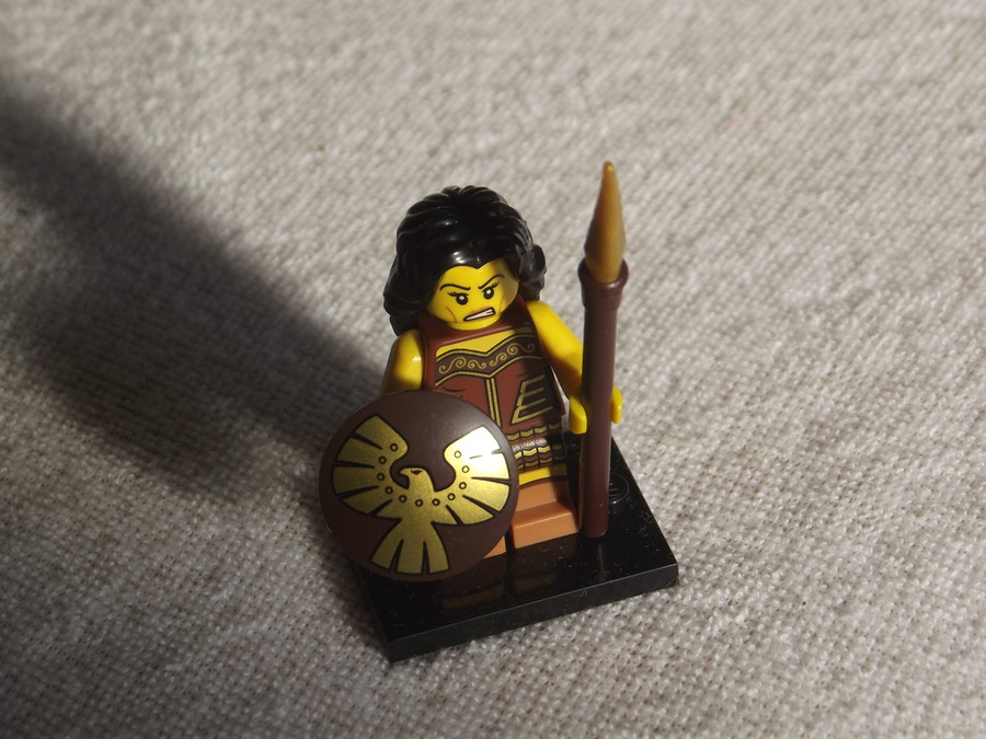 Harcos nő minifigura