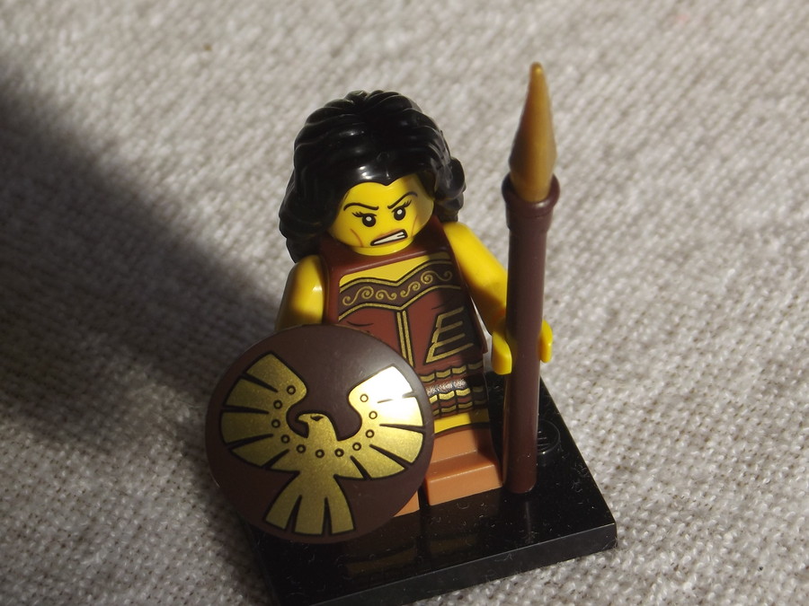 Harcos nő minifigura