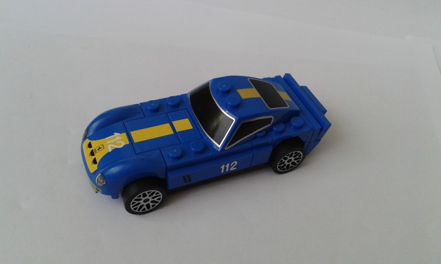 Shell kék ferrari