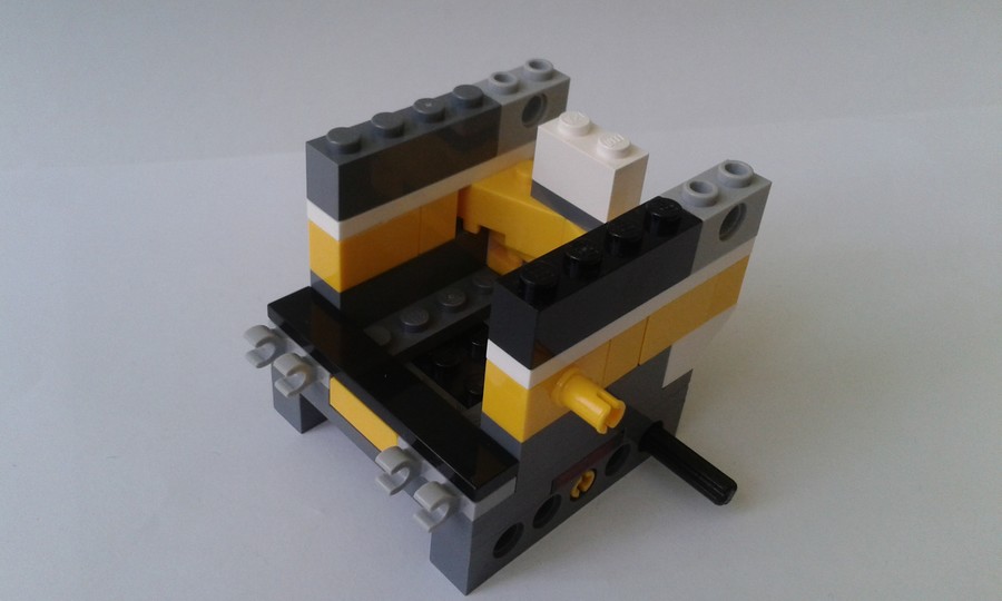 31046