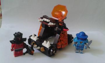 70311 - Nexo knights Káosz katapult