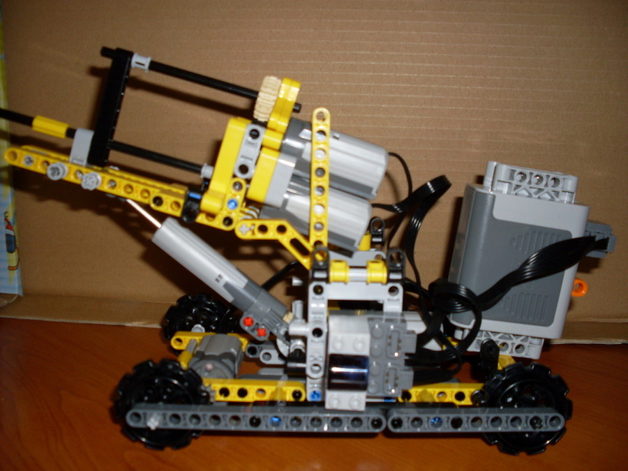 LEGO Technic Bombakereső robot