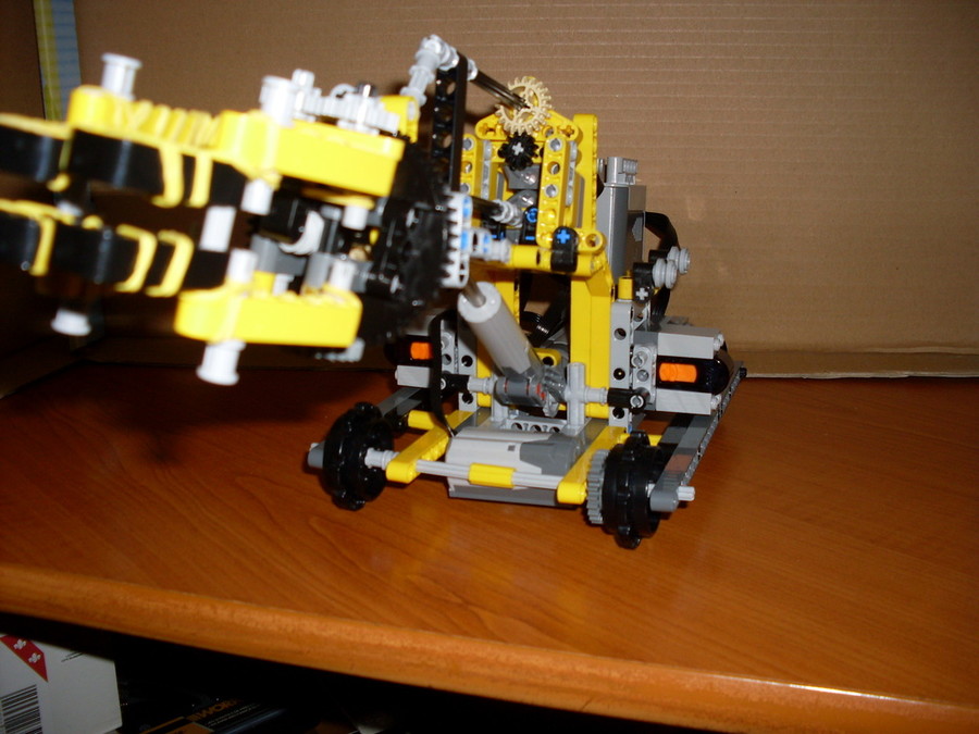 LEGO Technic Bombakereső robot