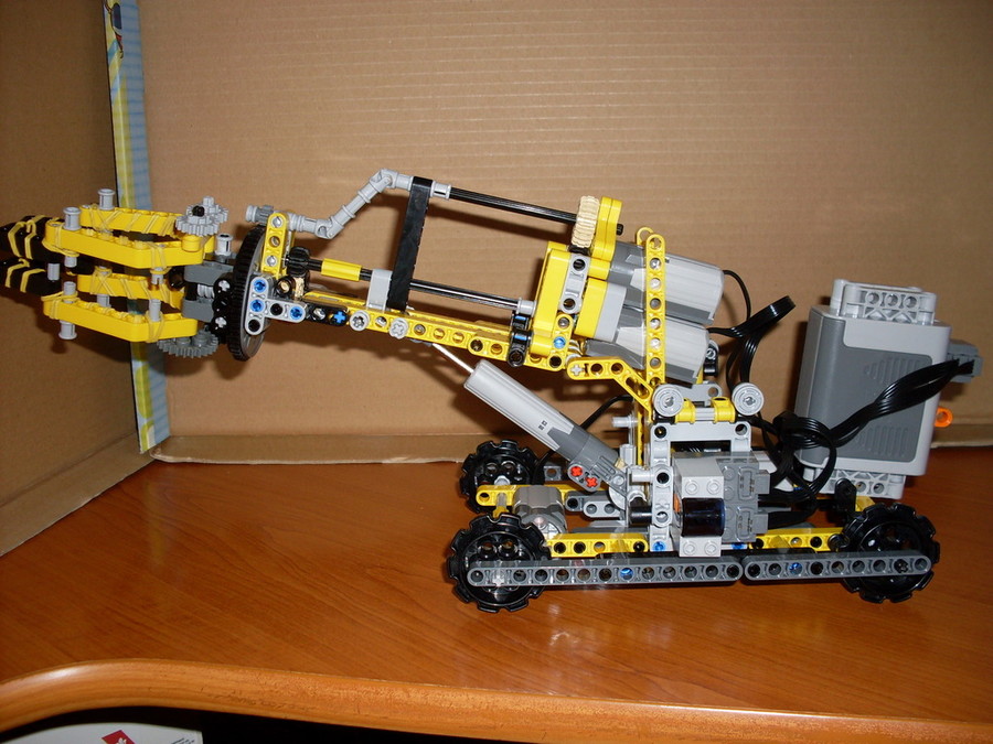 LEGO Technic Bombakereső robot