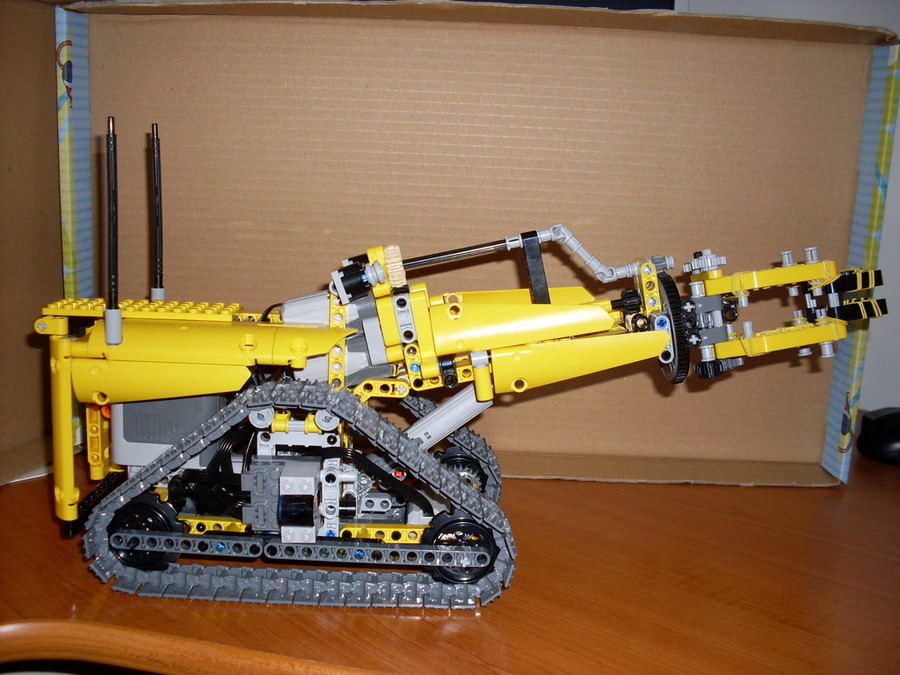 LEGO Technic Bombakereső robot