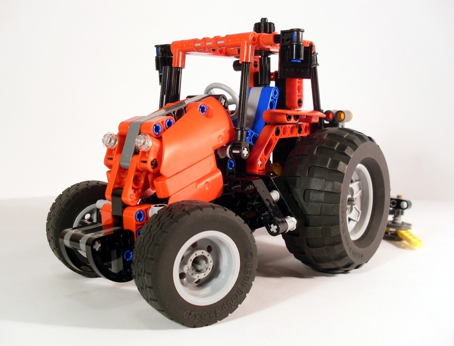 Traktor fűkaszával