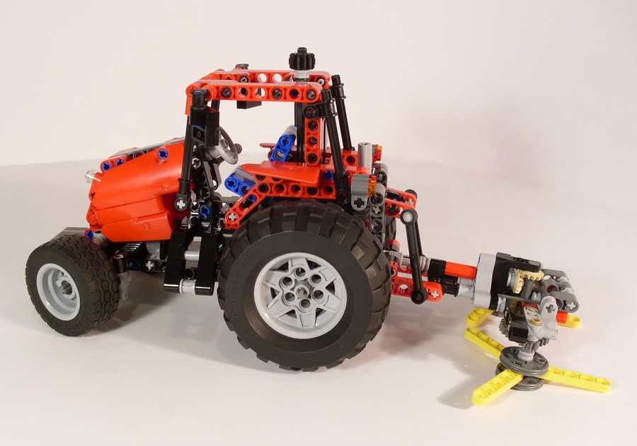 Traktor fűkaszával
