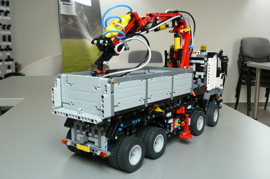 Lego Technic 42043 Replika