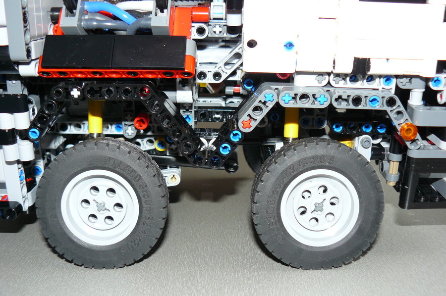 Lego Technic 42043 Replika
