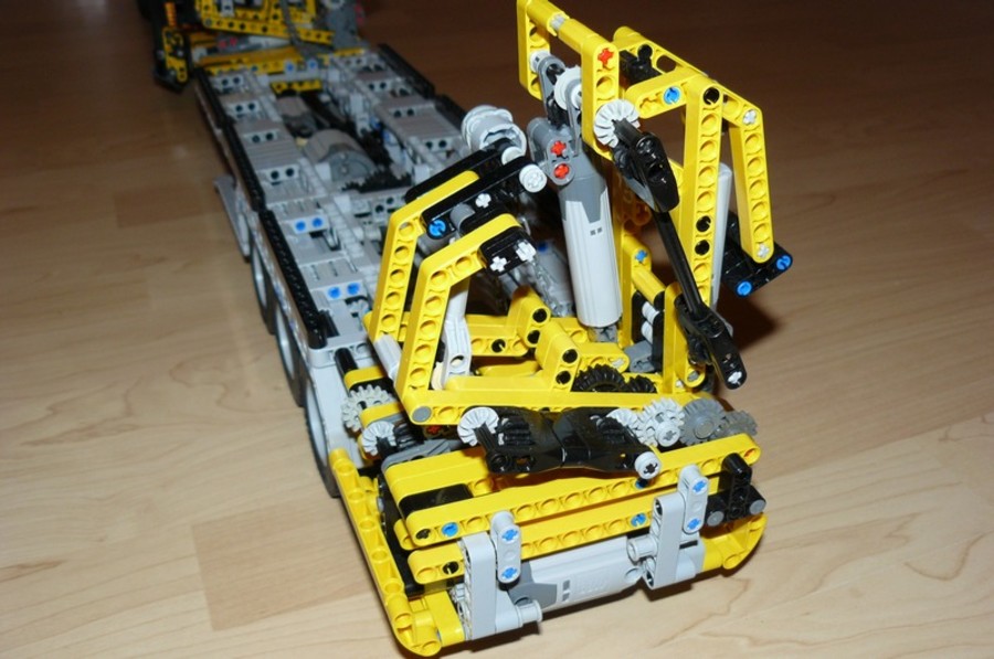 Combilift Container Lifter Replica