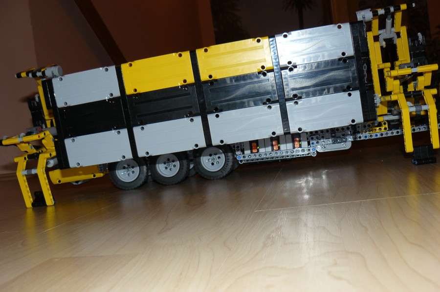 Combilift Container Lifter Replica